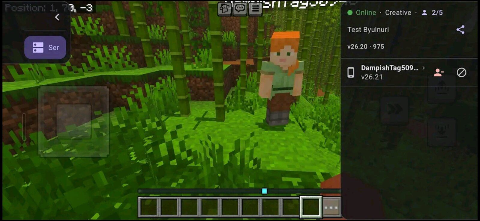 In-game floating panel showing live server status and the player list